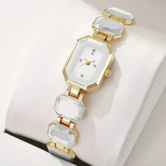 Crystal Aura Diamond Bracelet Watch main image 4